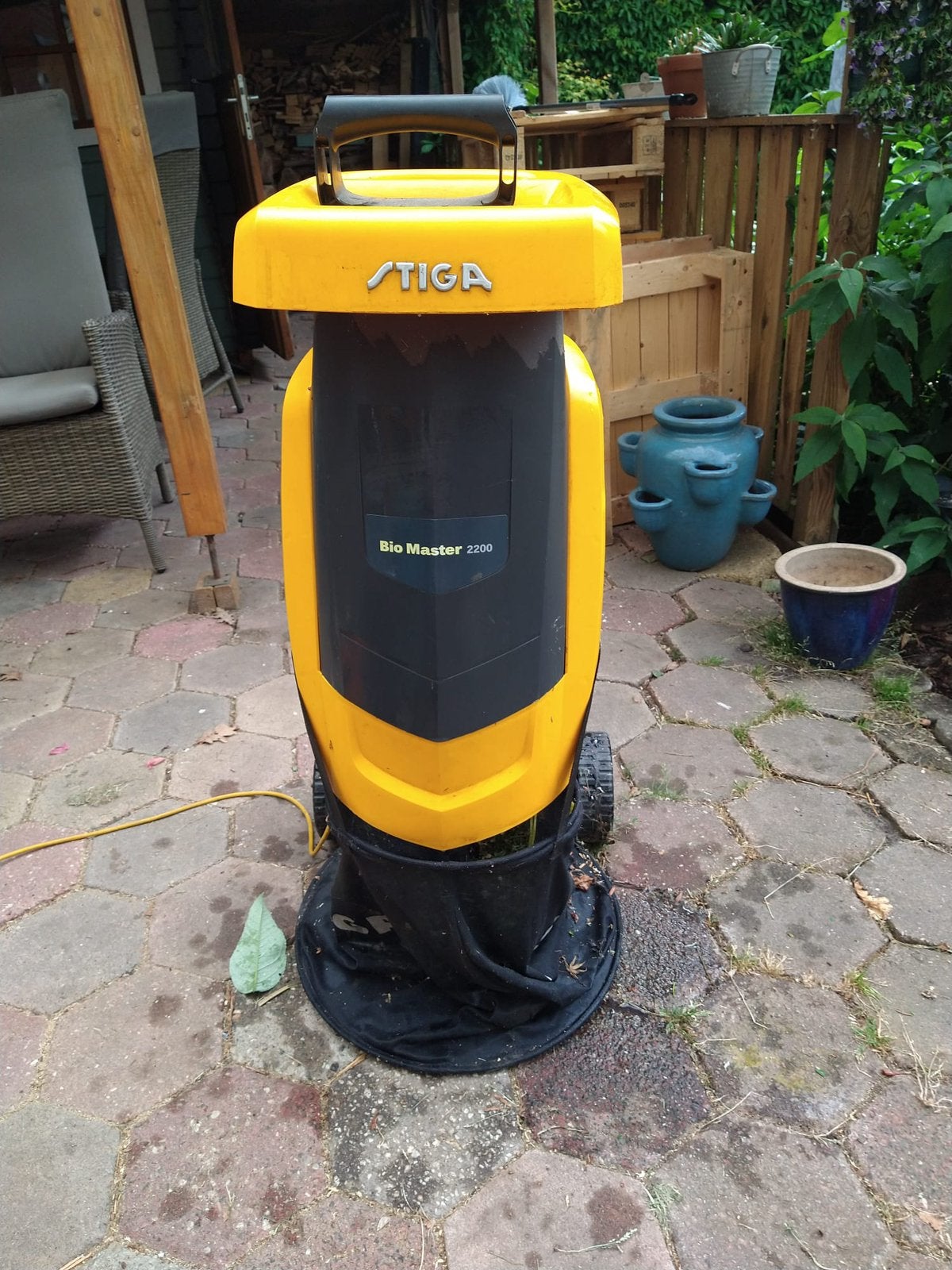 Hakselaar elektrisch €25,00, Tuin en Terras, Hakselaars, Ophalen, Gebruikt, Stiga, Met opvangzak