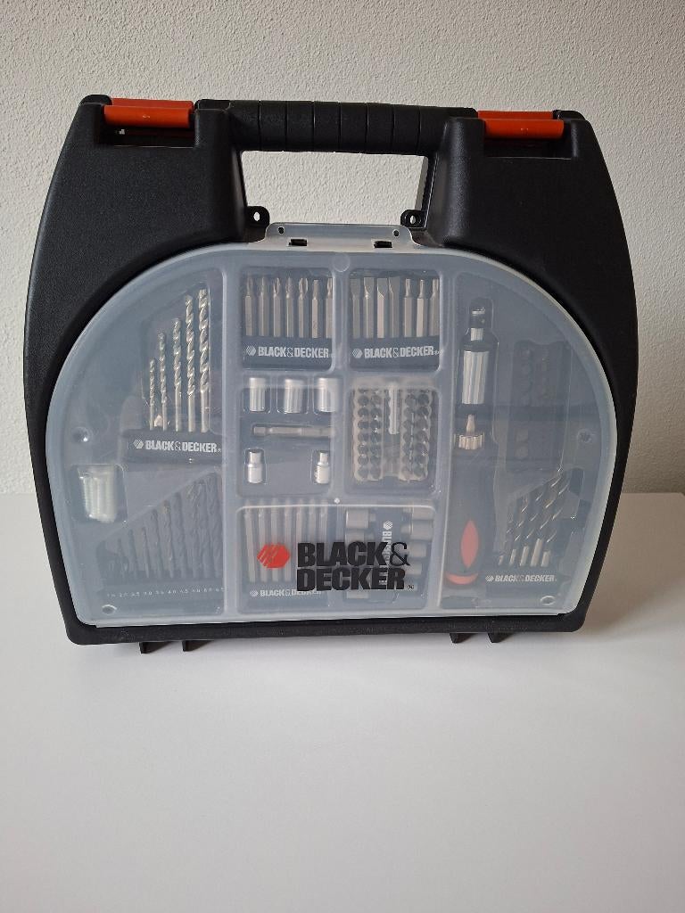Black & Decker opbergkoffer incl. 92 delig bit/borenset, Doe-het-zelf en Verbouw, Gereedschap | Handgereedschap, Zo goed als nieuw