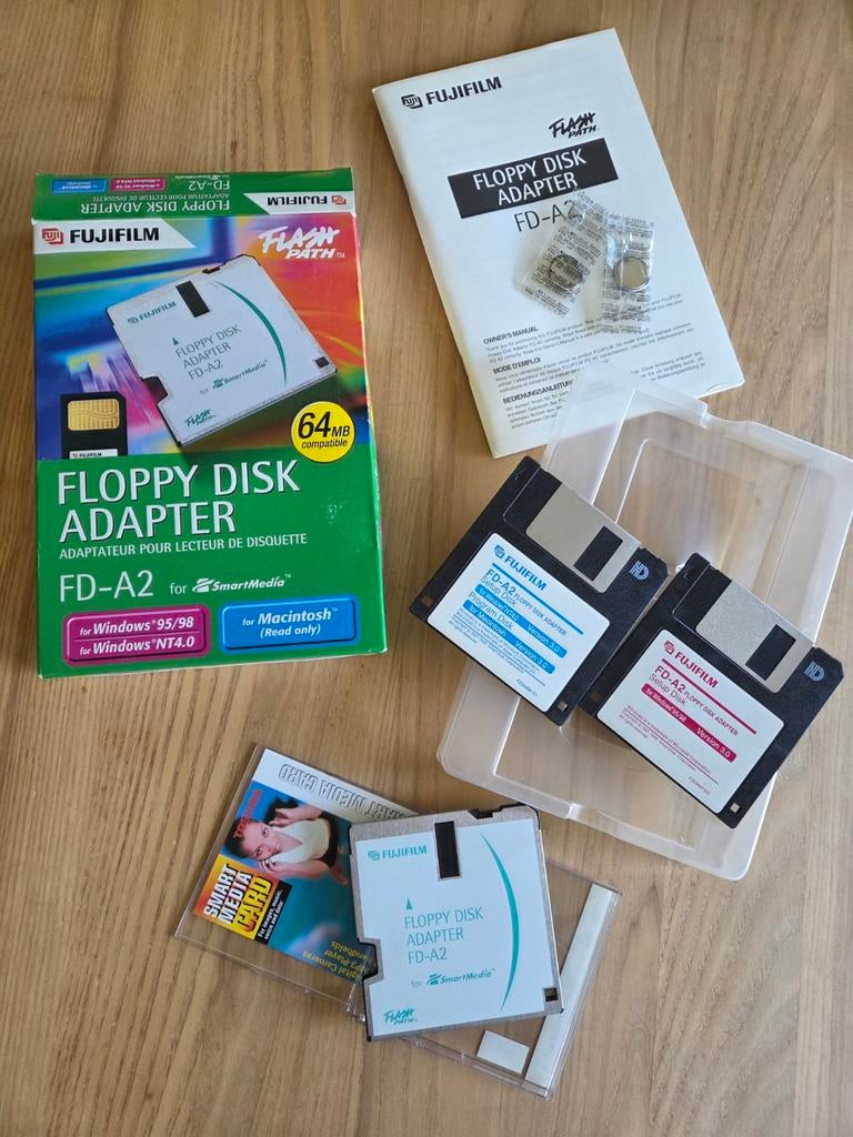 Fujifilm FD-A2 floppy disk adapter voor smartmedia, Ophalen of Verzenden, Zo goed als nieuw, Fuji, Geen optische zoom