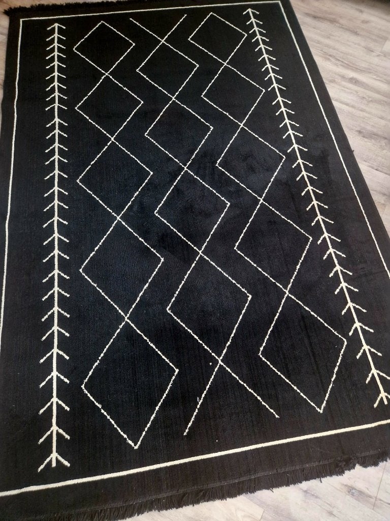 Zwart vloerkleed met stijlvol motief – 300 x 200 cm, Huis en Inrichting, Stoffering | Tapijten en Kleden, Ophalen, Zwart, 200 cm of meer