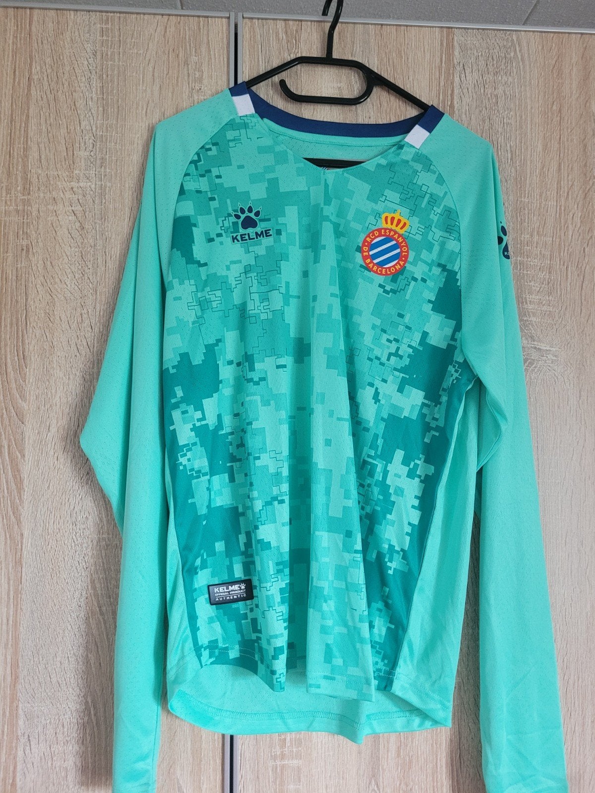 Kelme RCD Espanyol keepersshirt maat M, Kelme, Maat 48/50 (M), Ophalen of Verzenden, Zo goed als nieuw