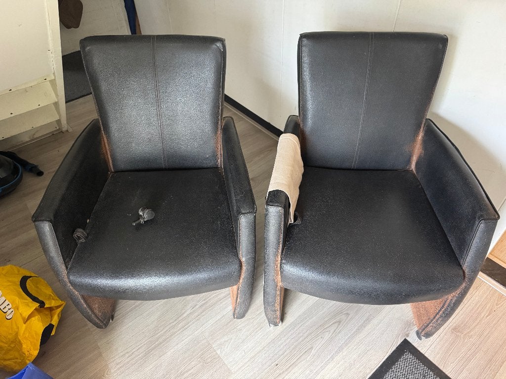 2 x eettafel stoelen , verrijdbaar, Ophalen, Gebruikt, Twee, Bruin