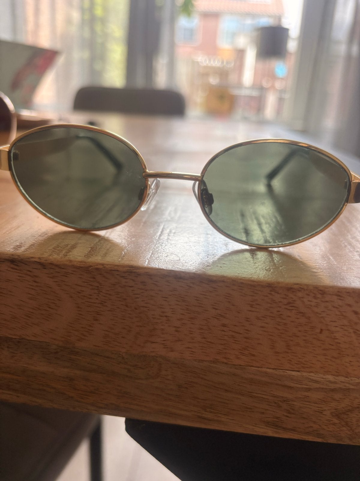 Vintage gouden zonnebril met groene glazen, Sieraden, Tassen en Uiterlijk, Zonnebrillen en Brillen | Dames, Zonnebril, Zo goed als nieuw