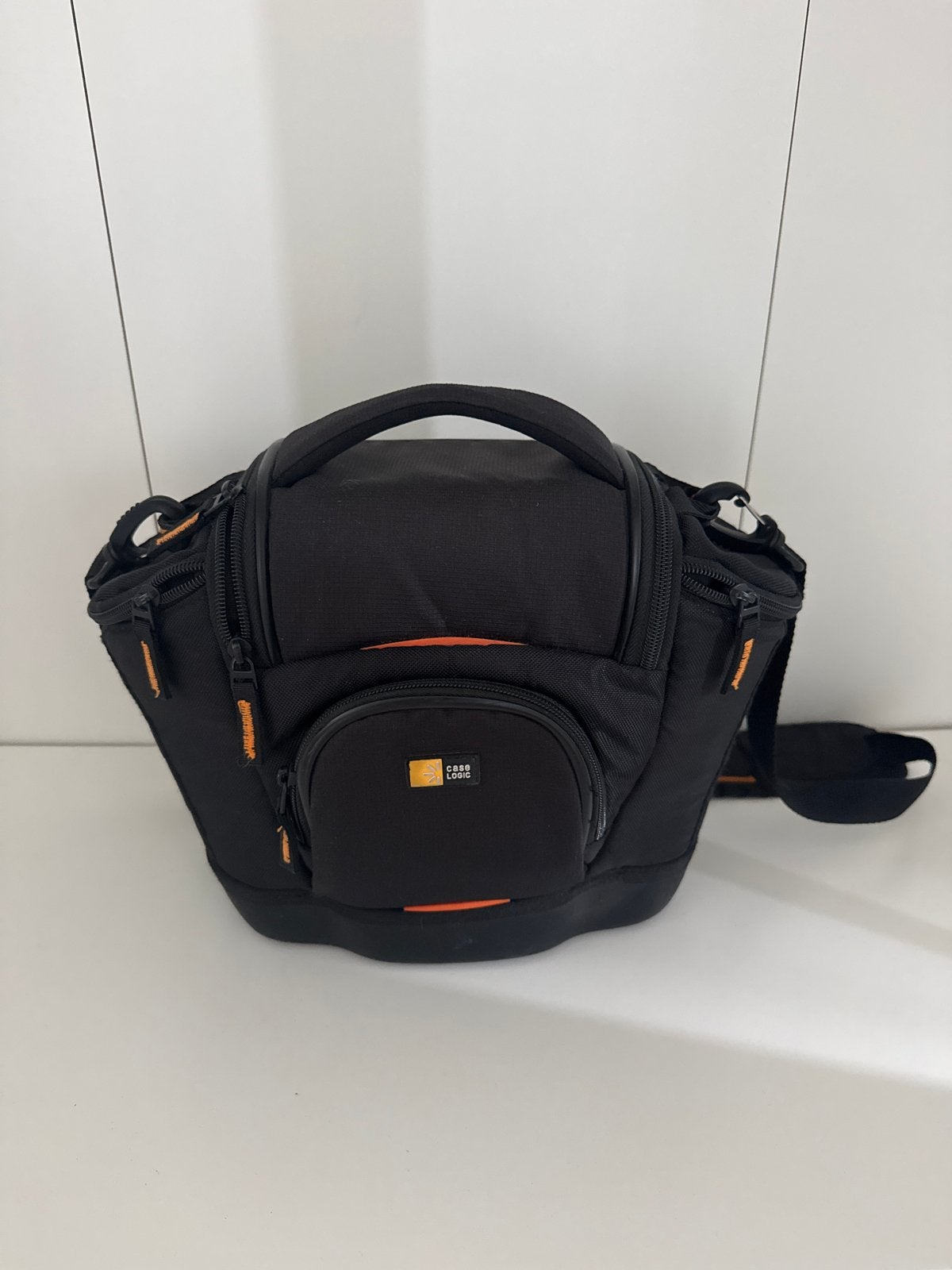 Case Logic Cameratas - Zwart met Oranje accenten, Ophalen, Gebruikt, Gevoerd, Zwart