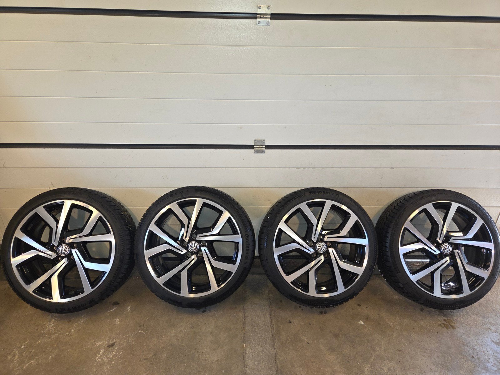 Polo aw Brescia velgen 18 inch oem met conti winterbanden, Auto-onderdelen, Ophalen, 18 inch, Banden en Velgen, Winterbanden