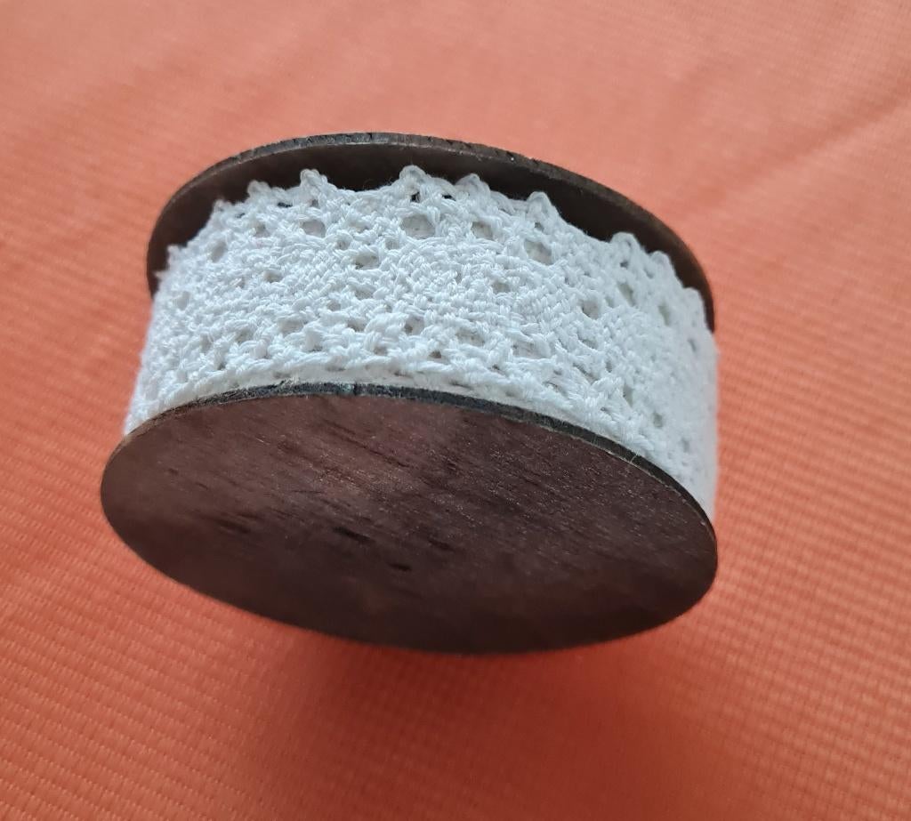 Mooie kastrand op klos - 300 cm x 2,5 cm, Overige materialen, Overige kleuren, 200 cm of meer, Ophalen of Verzenden