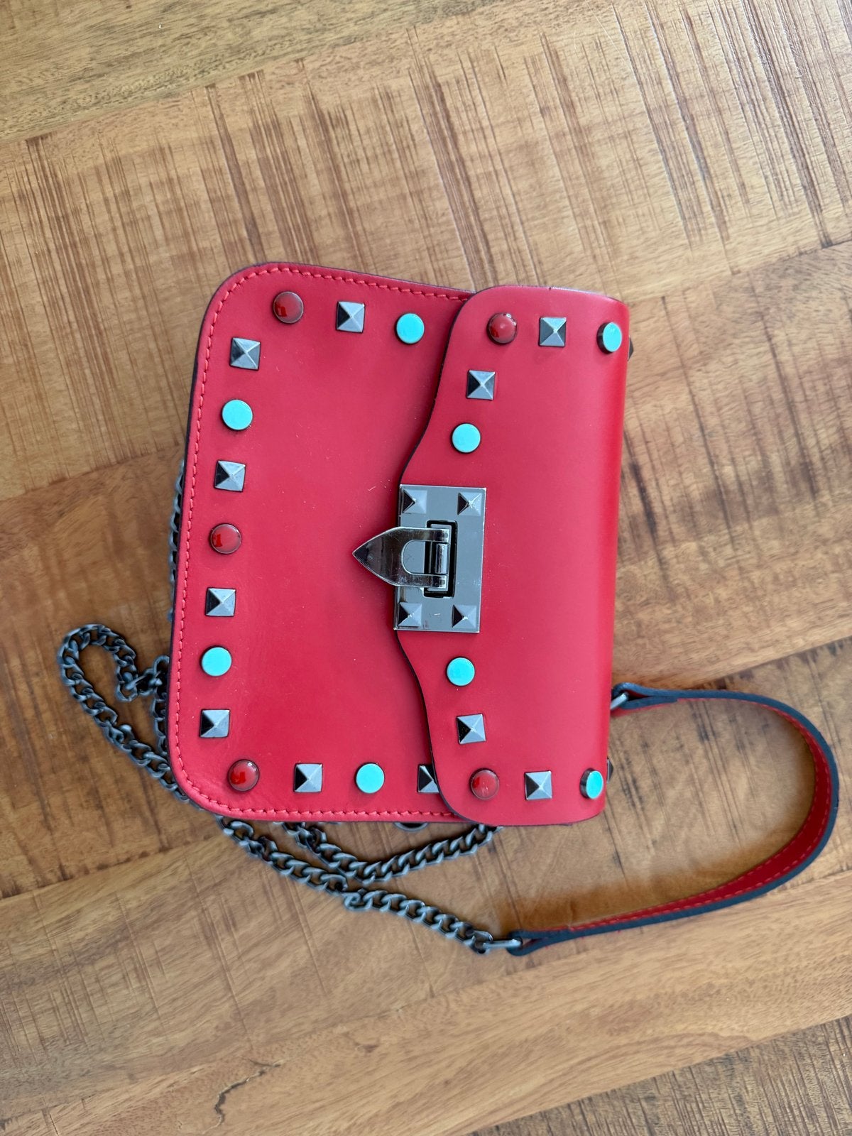 Rood schoudertasje met studs en ketting, Ophalen of Verzenden, Zo goed als nieuw, Rood, Schoudertasje