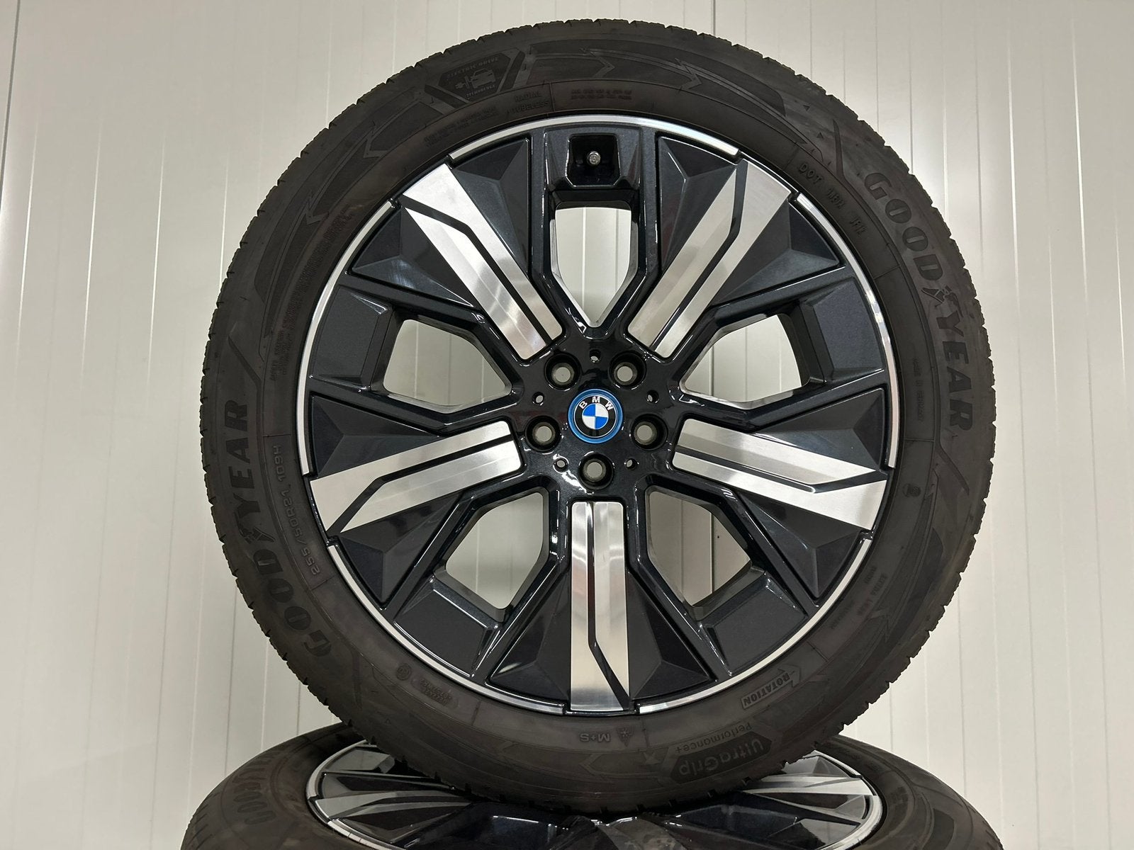 BMW IX i20 1010 21 inch Goodyear winter * 2025 TPMS