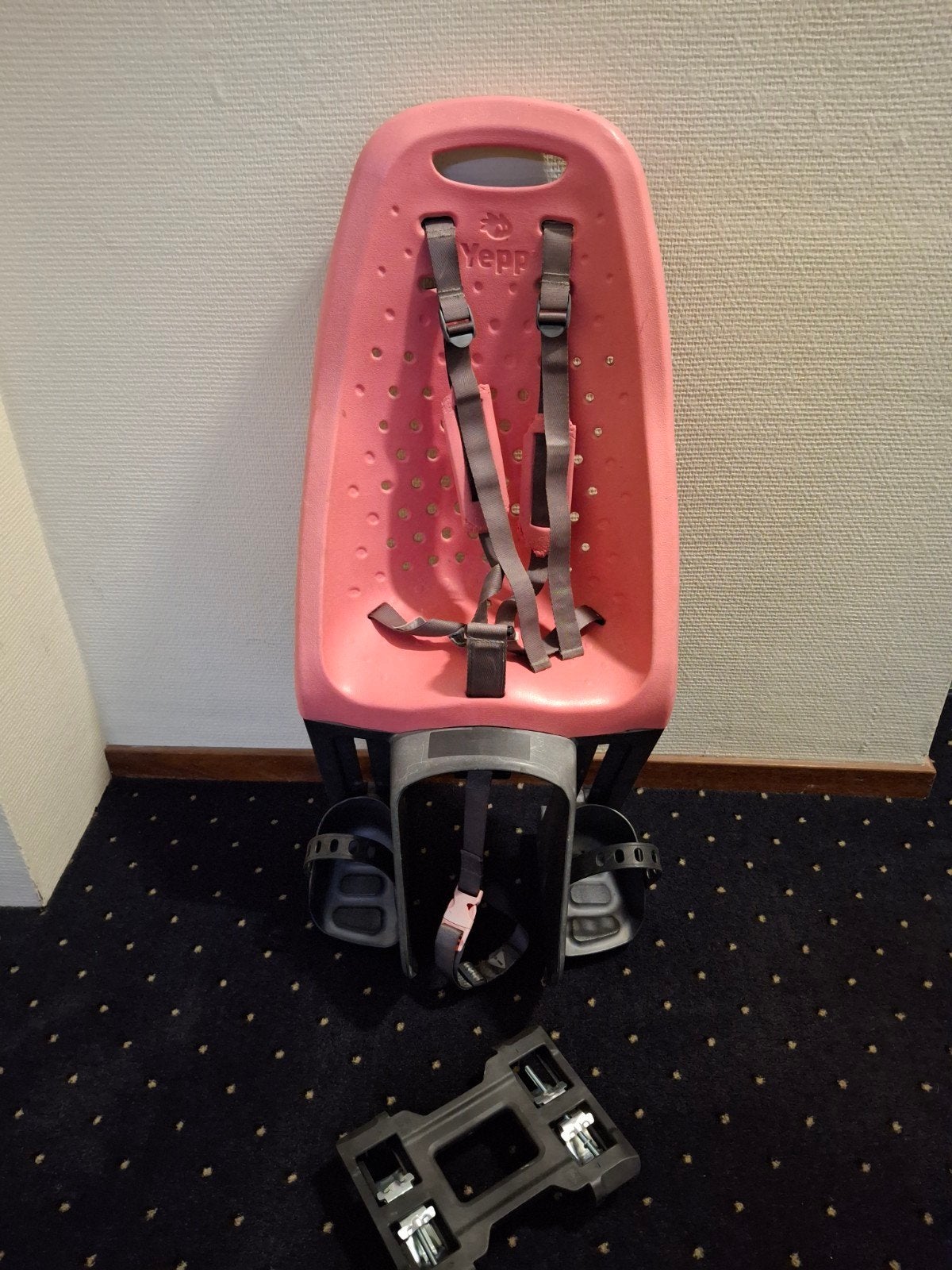 yepp achterzitje met adapter opsturen mogelijk, Fietsen en Brommers, Fietsaccessoires | Fietsstoeltjes, Achterzitje, Yepp, Ophalen of Verzenden