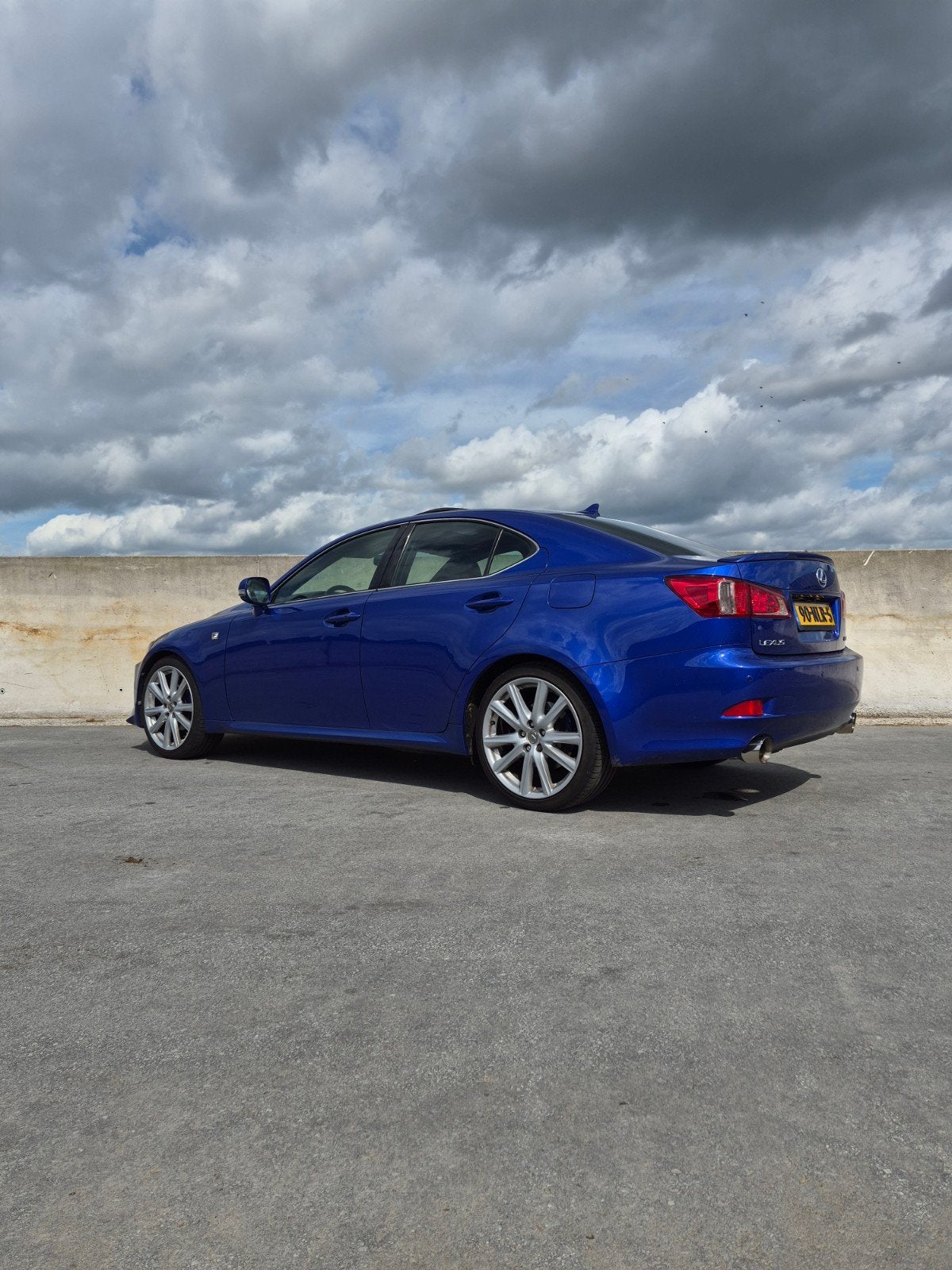 Lexus IS250 F Sport | Ultrasonic Blue | Origineel NL | V6, Auto's, Dealer onderhouden, Achterwielaandrijving, Zwart, Origineel Nederlands