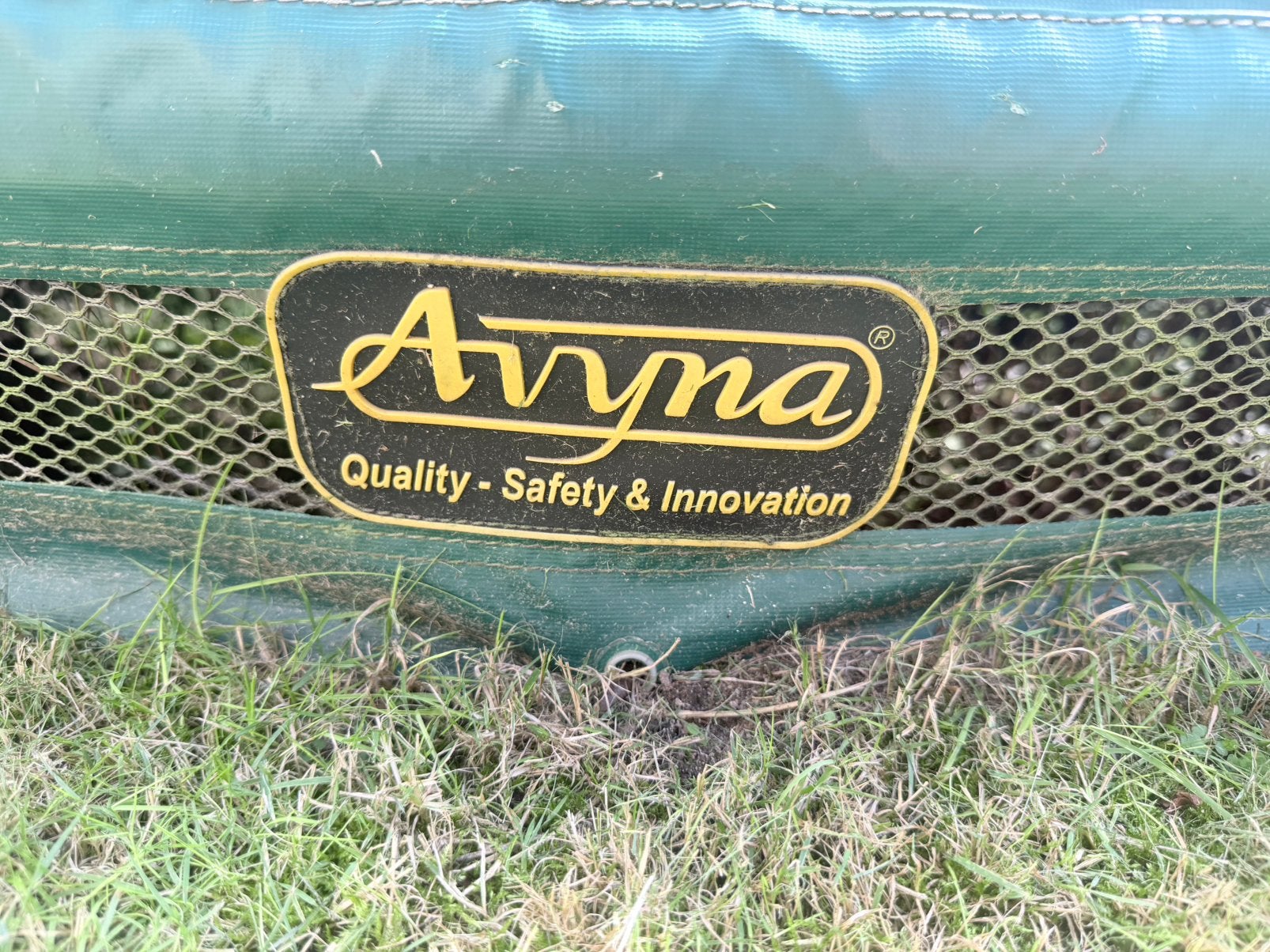 Avyna trampoline, Ophalen, Zo goed als nieuw