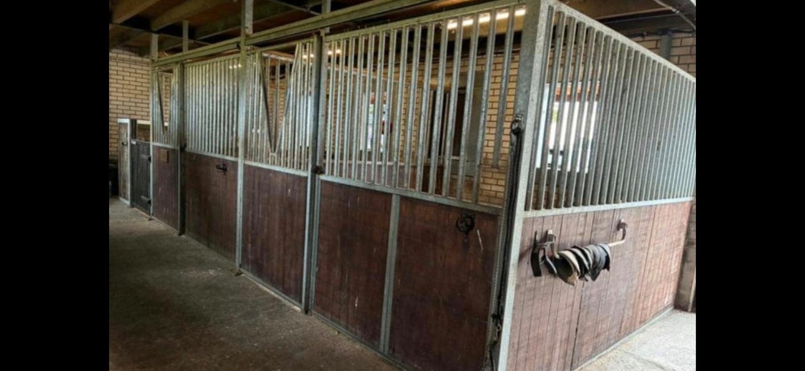 2 paarden boxen en een Shetlander stal, Dieren en Toebehoren, Stalling, 2 of 3 paarden of pony's