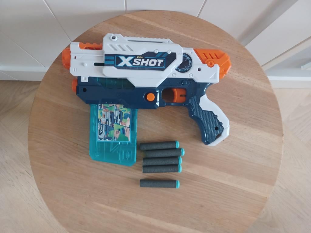 X-Shot speelgoedpistool met magazijn en pijltjes, Ophalen of Verzenden, Gebruikt