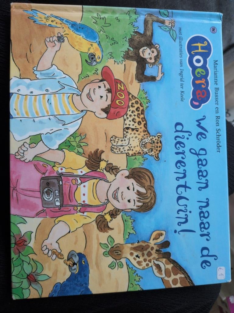 Hoera, we gaan naar de dierentuin! - Kinderboek, Ophalen of Verzenden, Gelezen, Marianne Busser en Ron Schröder, Fictie algemeen