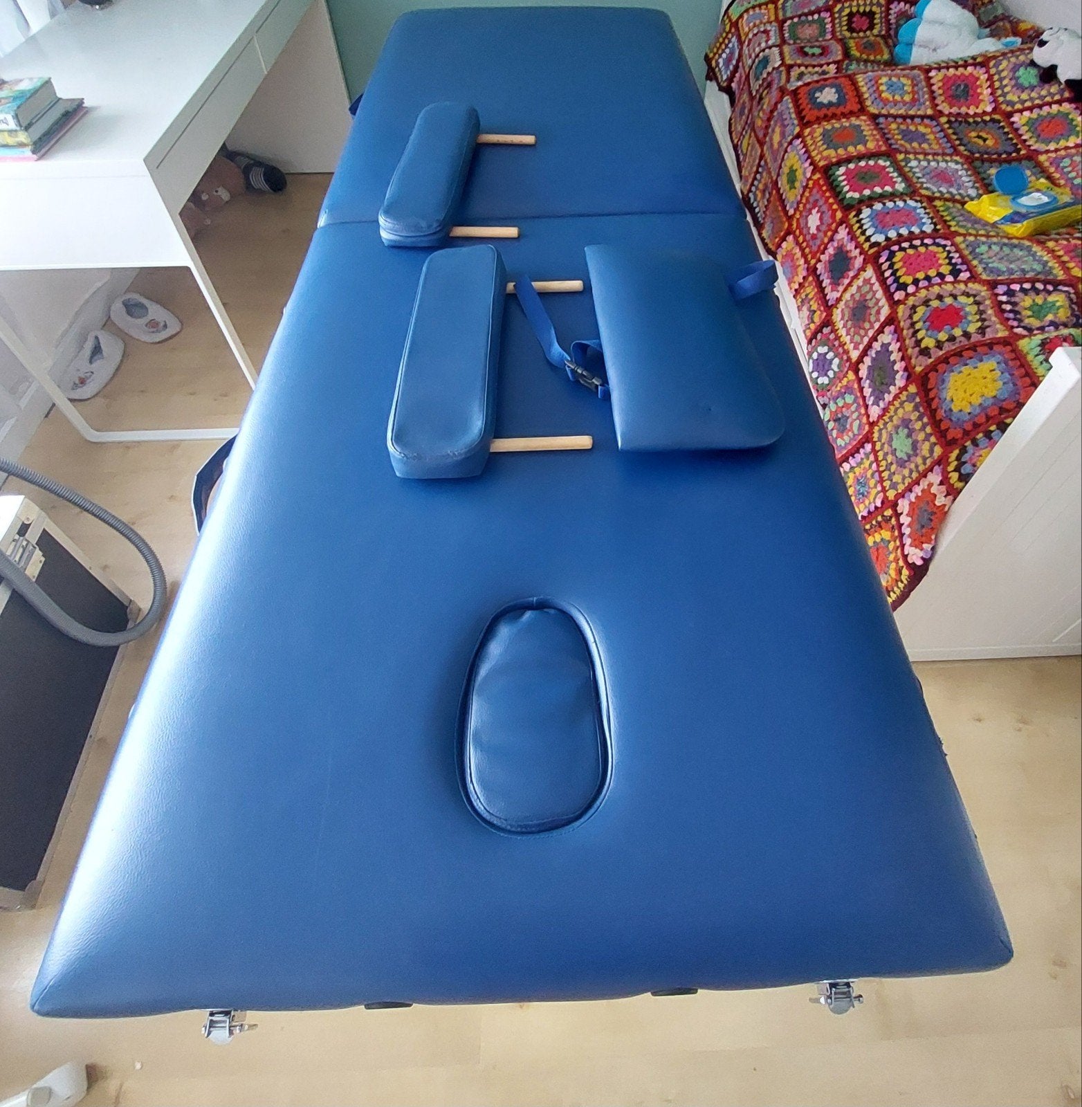 massagetafel met vakliteratuur, Ophalen of Verzenden