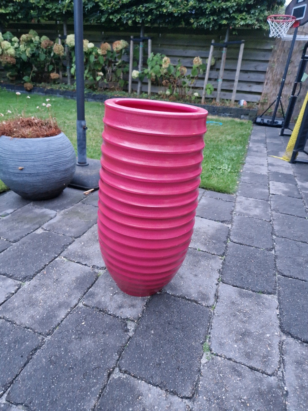 grote stenen bloempot, Tuin en Terras, Bloempotten, Ophalen, Steen, Rond, Zo goed als nieuw