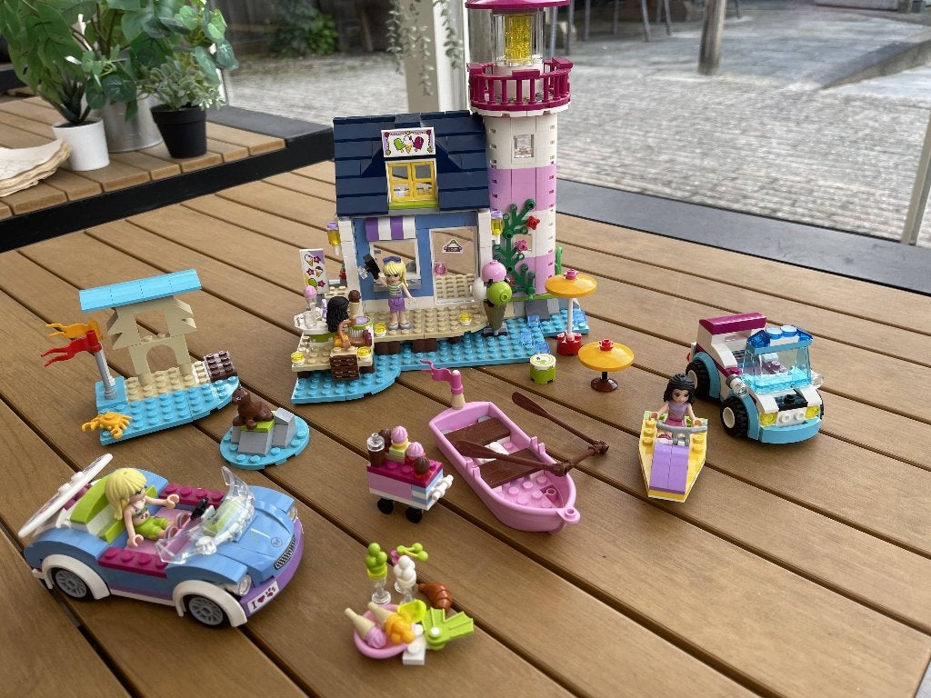 LEGO Friends Heartlake City sets - vuurtoren, auto's, boot, Lego, Friends, Ophalen of Verzenden, Zo goed als nieuw