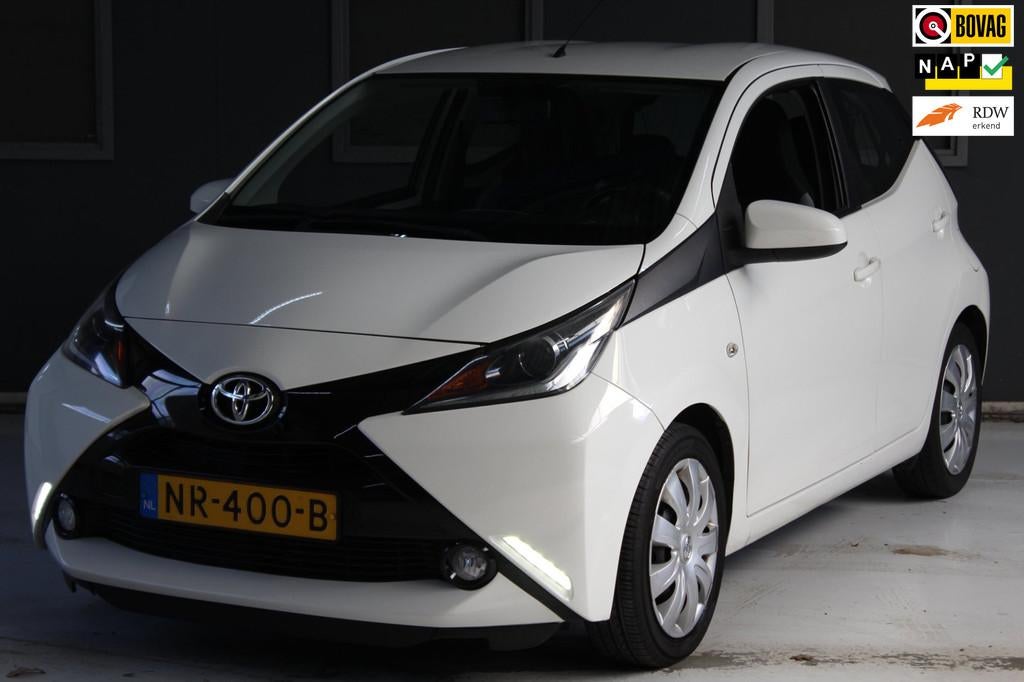 Toyota Aygo 1.0 VVT-i x-play, Voorwielaandrijving, Stof, Gebruikt, Euro 6