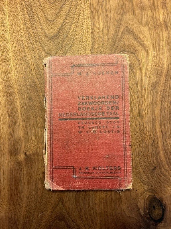 Verklarend zakwoordenboekje Nederlandsche Taal 1932, Boeken, Gelezen, Koenen of Wolters, Nederlands, Ophalen of Verzenden