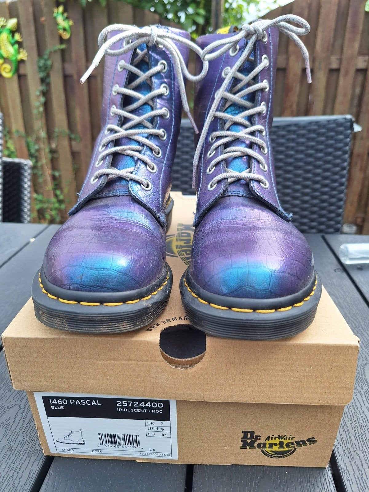 Dr. Martens 1460 Pascal Iridescent Croc Laarzen Maat 41, Blauw, Lage of Enkellaarzen, Ophalen of Verzenden, Dr. Martens