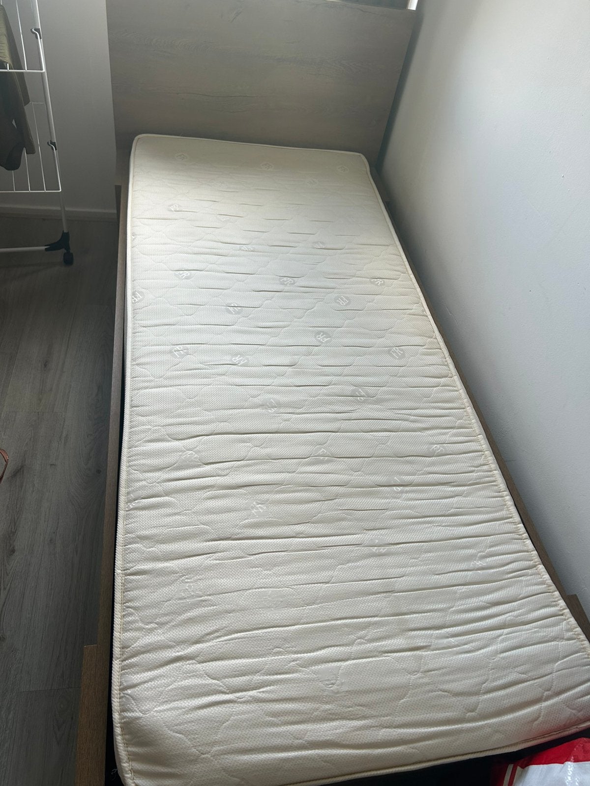 Bed 1 persoonsbed nieuw, Ophalen, Zo goed als nieuw, Eenpersoons, 90 cm
