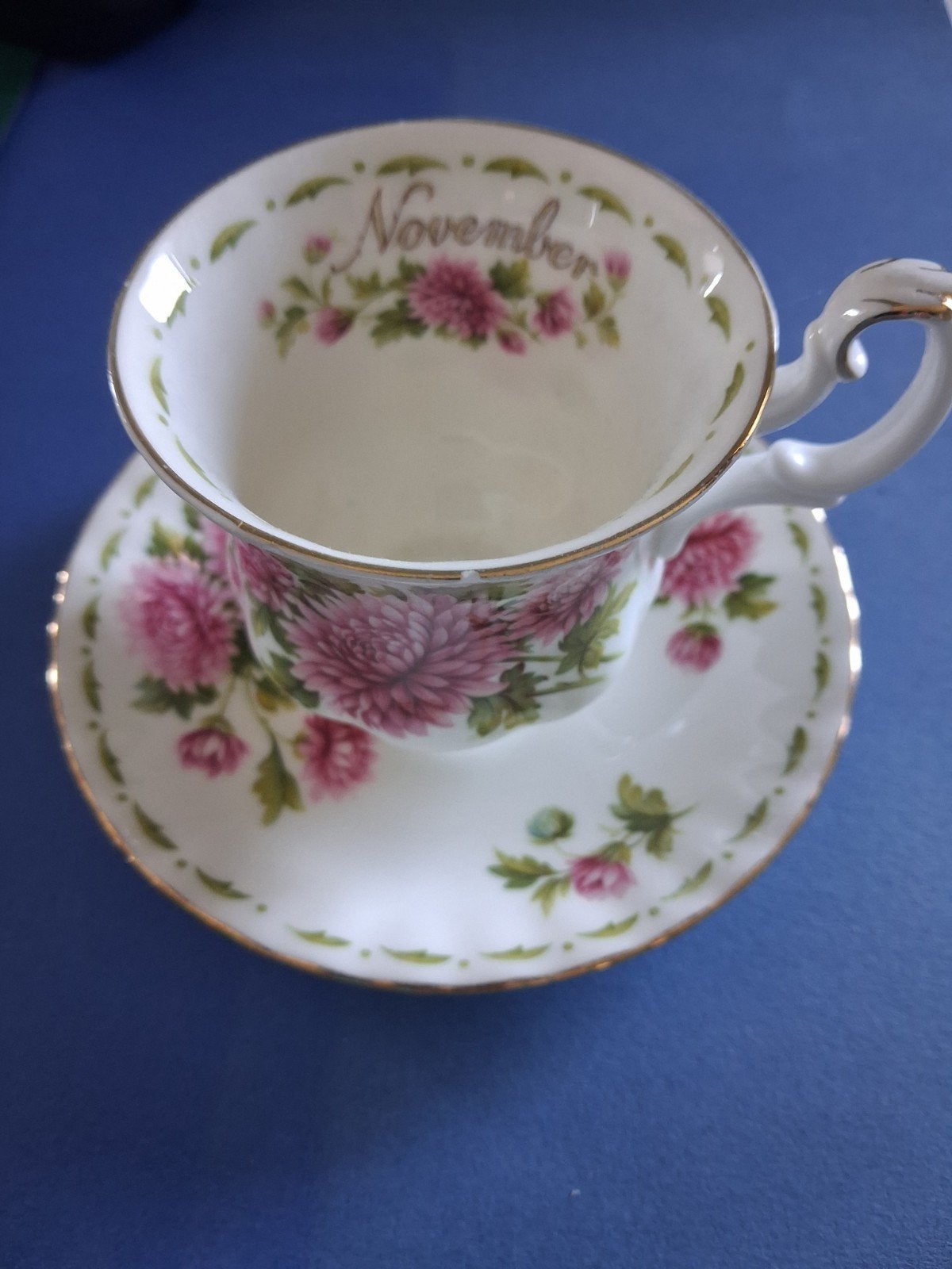 Royal Albert Chrysanthemum Nov. Geboortemaand Kop en Scho, Ophalen of Verzenden