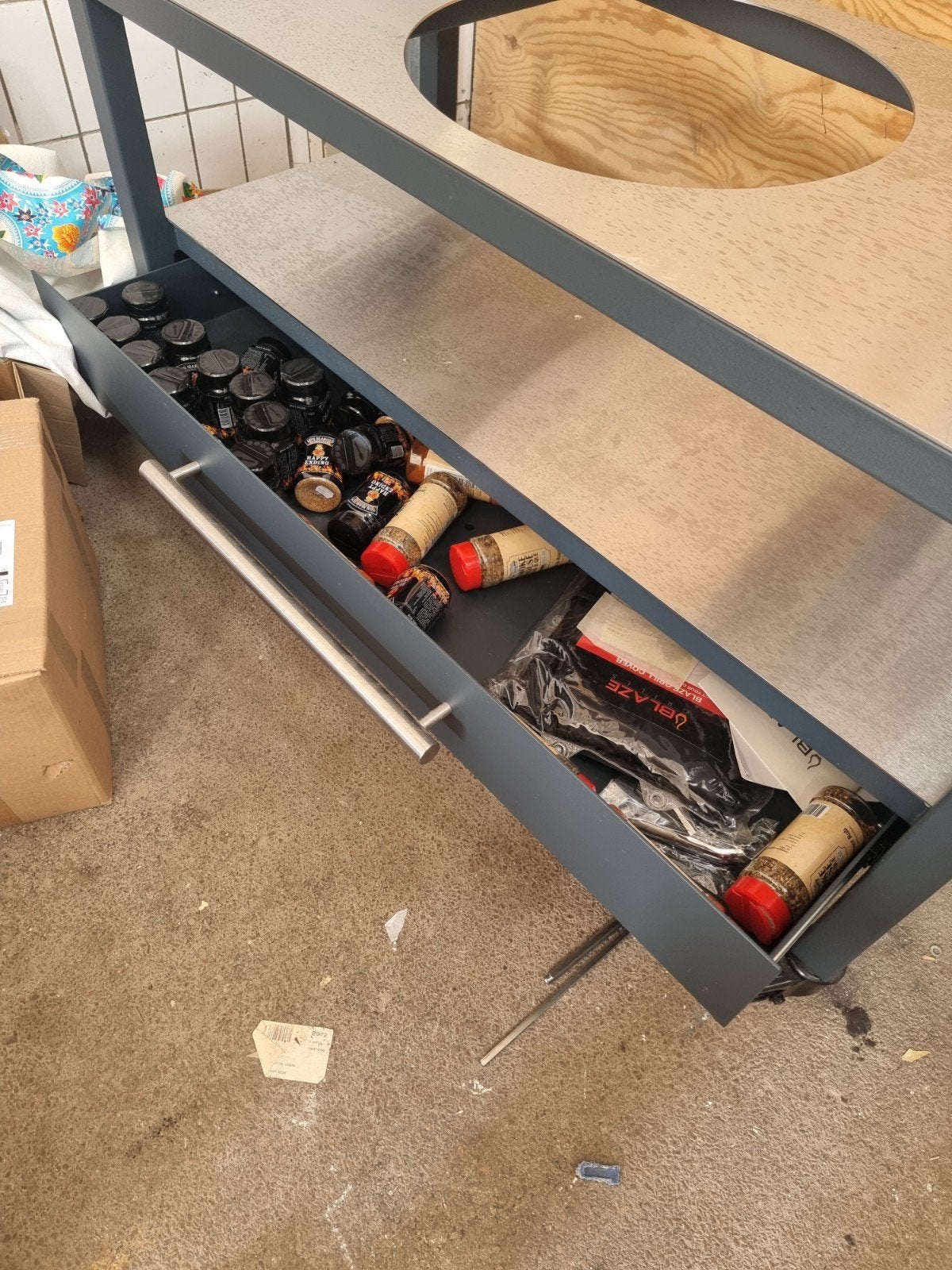RVS Kamado Tafel met Wielen - 145x66 cm, Ophalen of Verzenden, Zo goed als nieuw, Onbekend