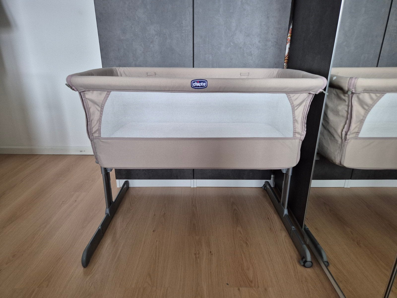 Chicco Next2Me Co-Sleeper Wieg beige- in goede staat, Ophalen, Zo goed als nieuw, Wieg