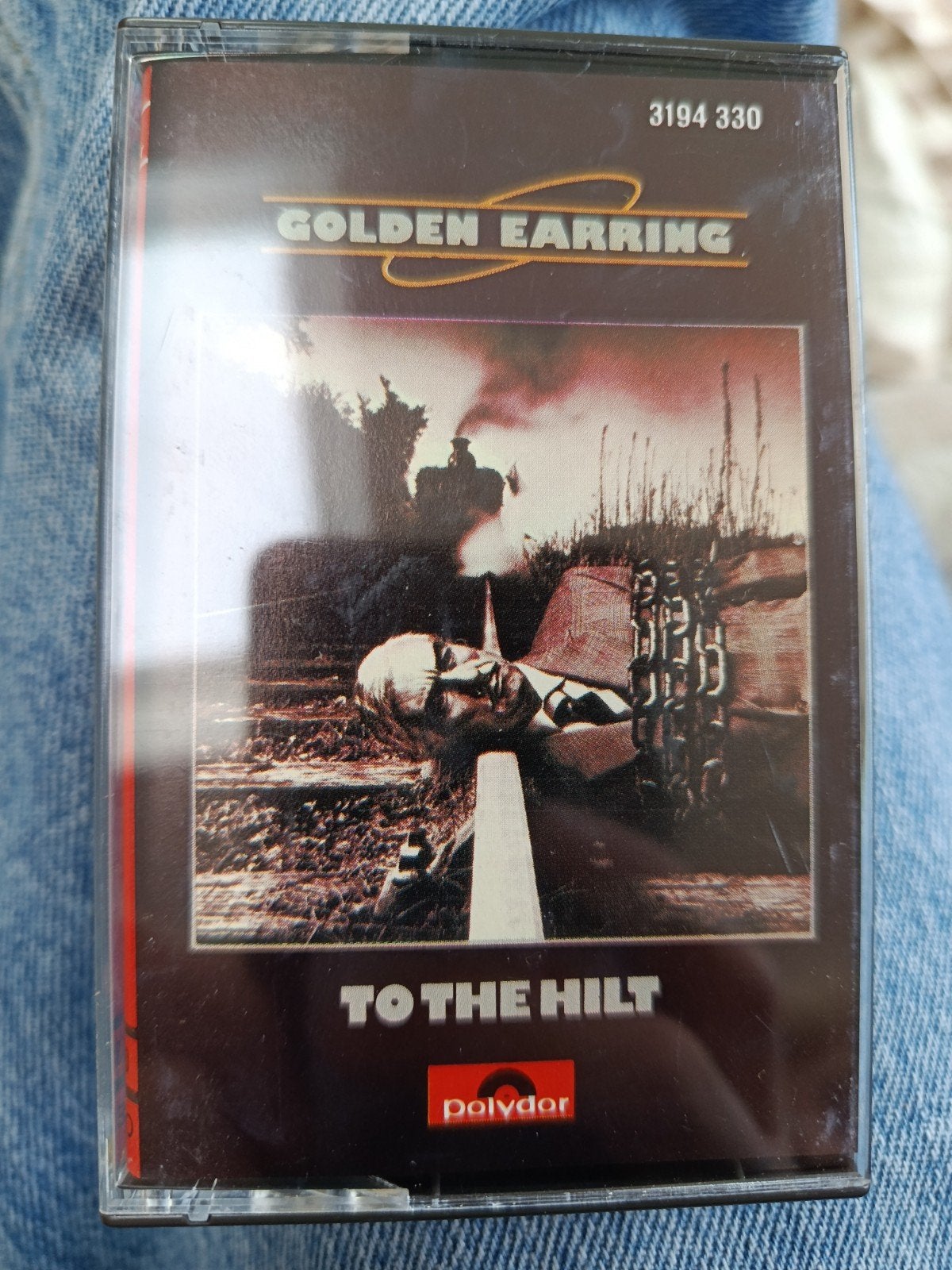 Golden Earring to the hilt cassette NM, Ophalen of Verzenden, Zo goed als nieuw, Rock en Metal, 1 bandje