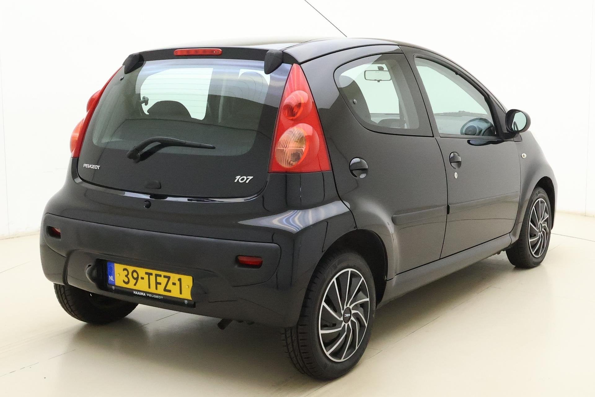 Peugeot 107 1.0-12V XS | Airco | Radio | Centrale deurvergre, Auto's, Peugeot, Voorwielaandrijving, Euro 5, Stof, Gebruikt
