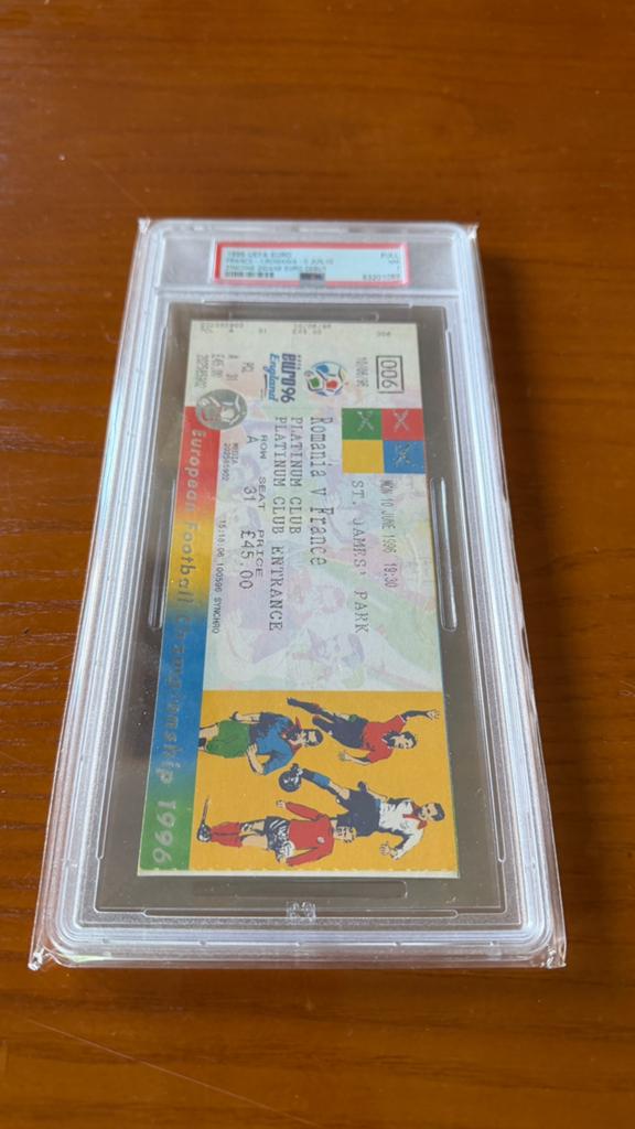 Zidane Euro Debut PSA 7 Full, Ophalen of Verzenden, Zo goed als nieuw, Buitenlandse clubs