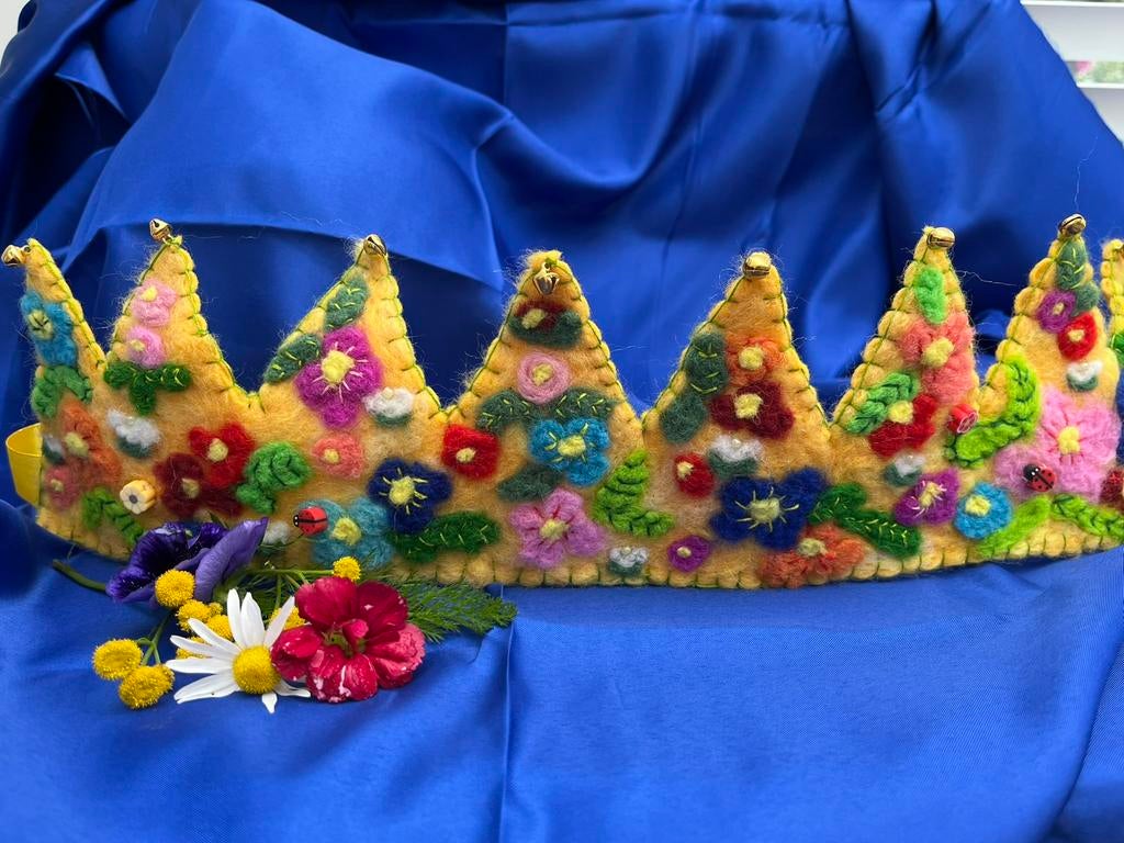Handgemaakte vilten Waldorf verjaardag kroon bloemen, Ophalen of Verzenden, Nieuw, Gebruiksvoorwerp