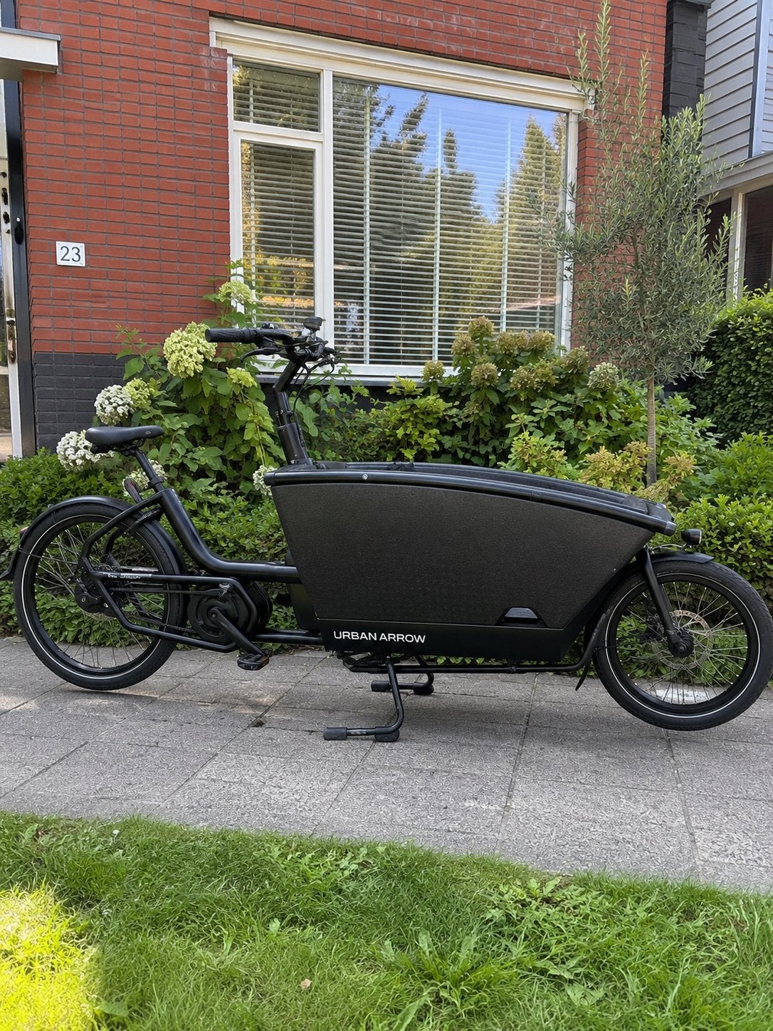 Huren Urban Arrow te huur | Verhuur Nijmegen | bakfiets 2026, Fietsen en Brommers, Fietsen | Bakfietsen, Ophalen, Zo goed als nieuw