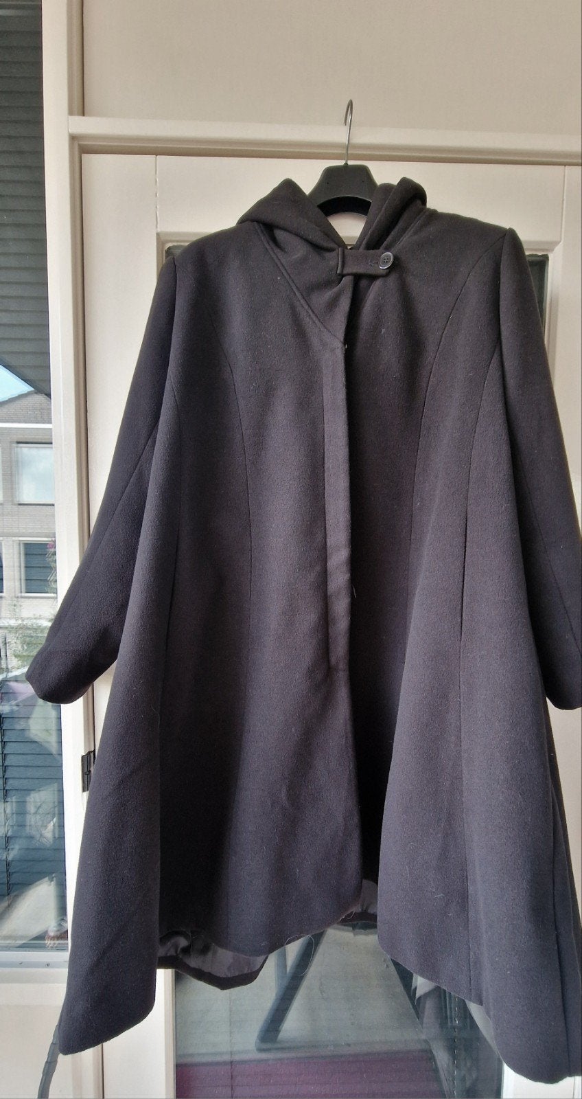Mooie A-lijn  jas,  met capuchon/ kraag van X-Two, X-Two, Zwart, Maat 46/48 (XL) of groter, Ophalen of Verzenden