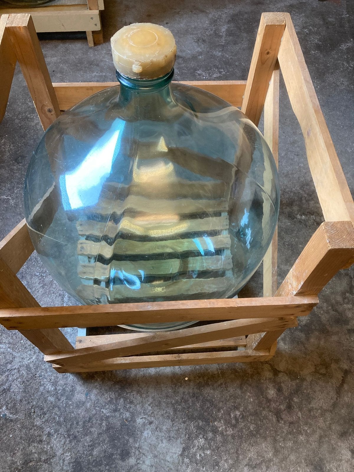 Gistingsfles in krat 60 liter, Huis en Inrichting, Ophalen, Gebruikt