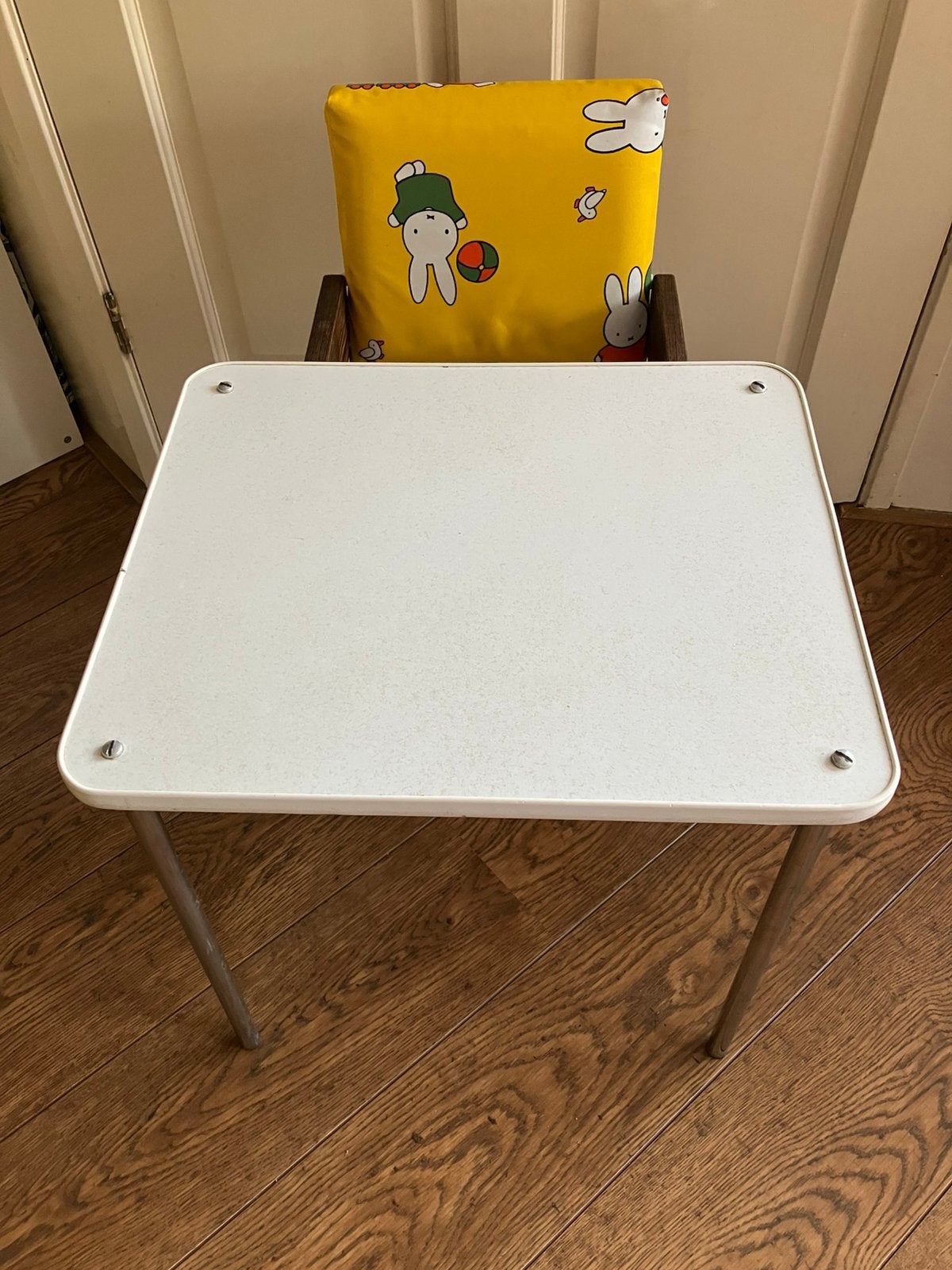 Oude tafel met stoel, Kinderen en Baby's, Ophalen of Verzenden, Gebruikt, Tafel(s) en Stoel(en)