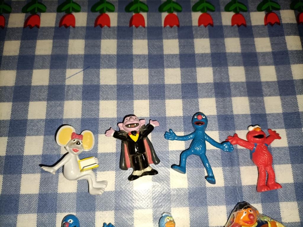 Sesamstraat poppetjes leuk voor op de taart, Ophalen of Verzenden, Zo goed als nieuw