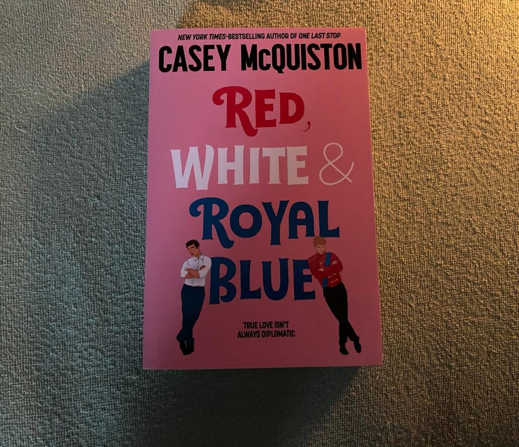 (Nieuw!) Red, White & Royal Blue, Ophalen of Verzenden, Zo goed als nieuw, Amerika