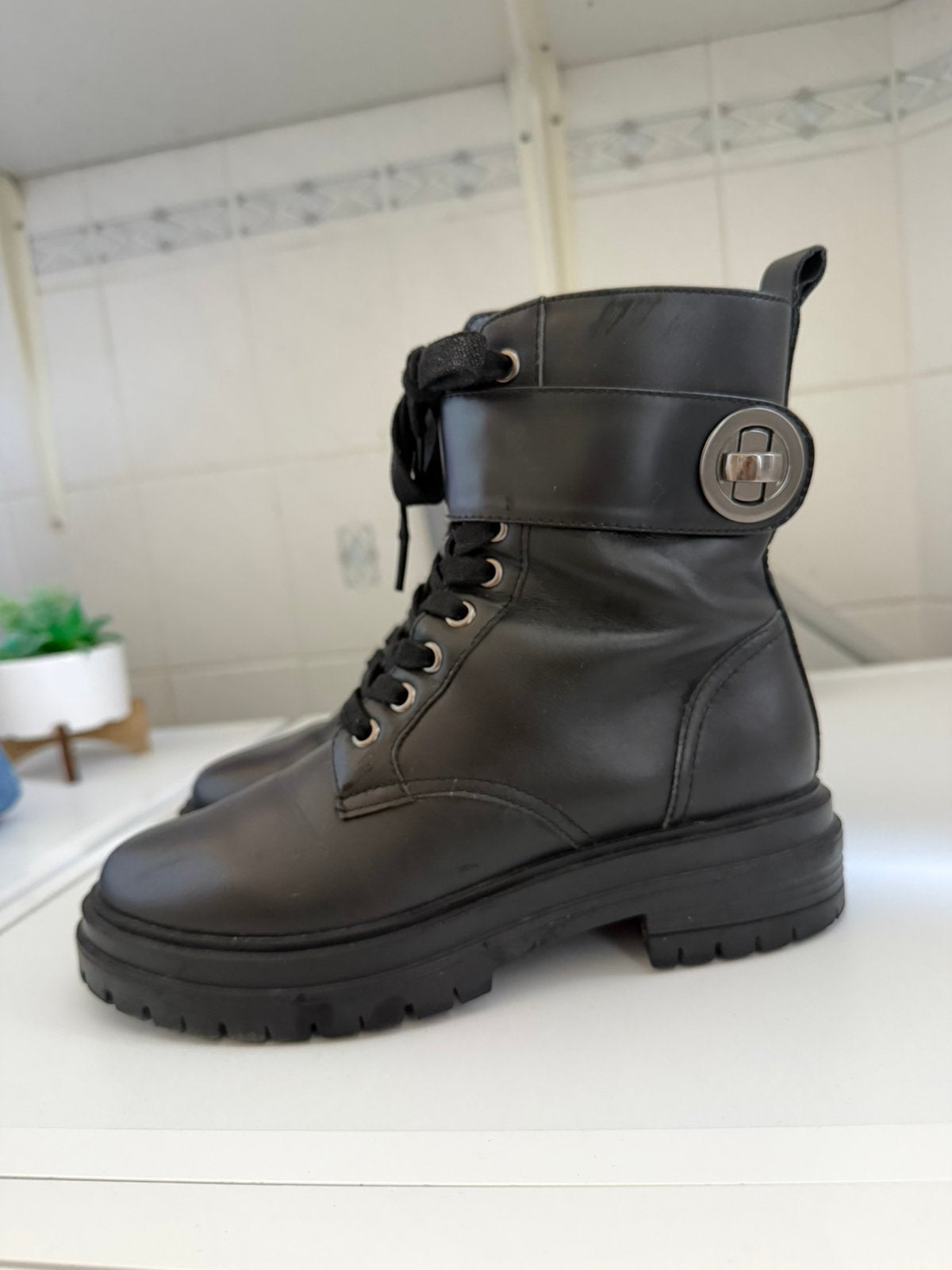 Black Leather Lace-Up Boots – Size 36, Ophalen of Verzenden, Zo goed als nieuw, Zwart