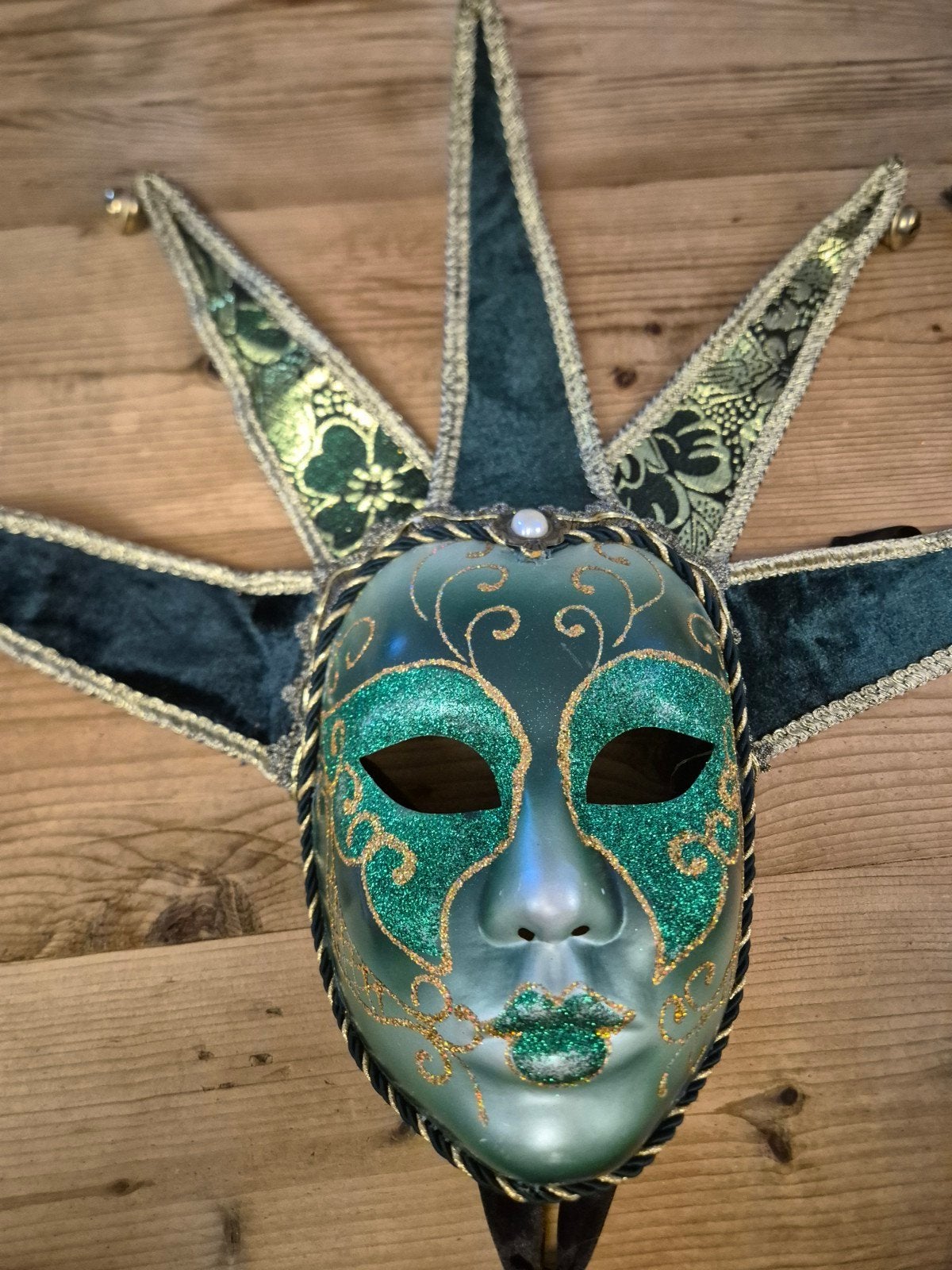 Handgemaakt gezichtsmasker met tooi en belletjes, Ophalen of Verzenden, Nieuw, Feestartikel, Carnaval
