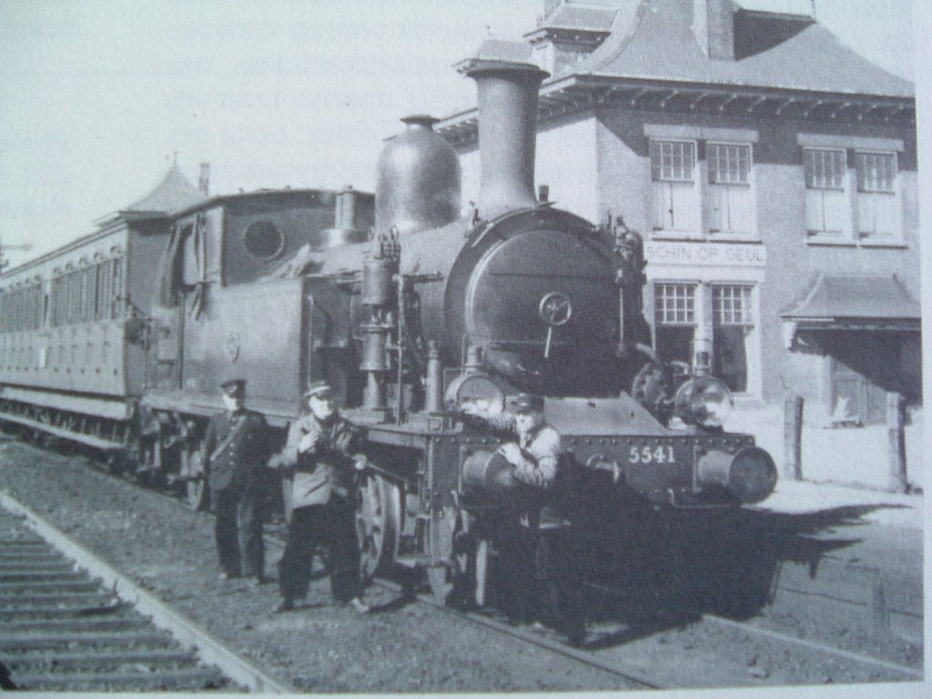 N.S.-stations in Brabant - Limburg - Zeeland, 20e eeuw of later, M. Vermooten, Ophalen of Verzenden, Zo goed als nieuw