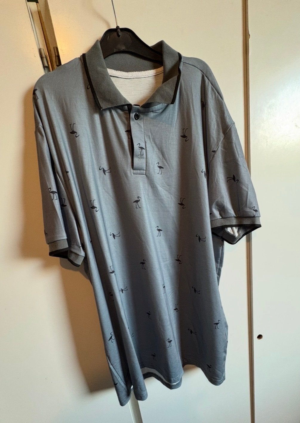 Grijs poloshirt met flamingo print, Ophalen of Verzenden, Nieuw, Maat 56/58 (XL), Grijs