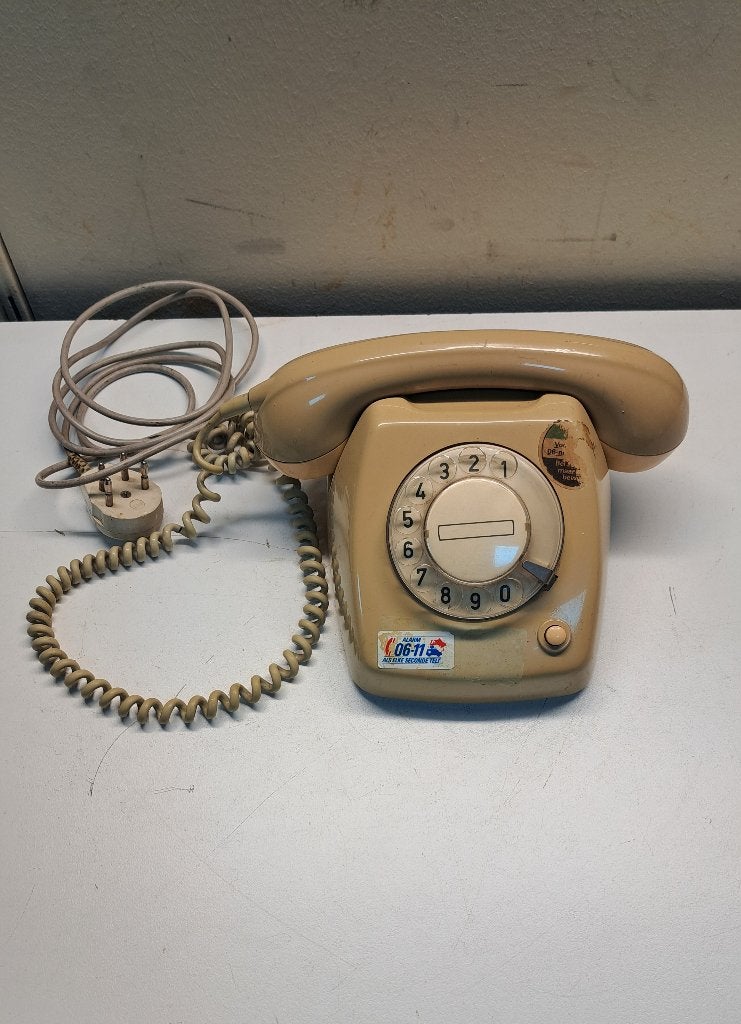 vintage P.T.T. telefoon met draaischijf T-65, Ophalen of Verzenden, Gebruikt, Met draaischijf
