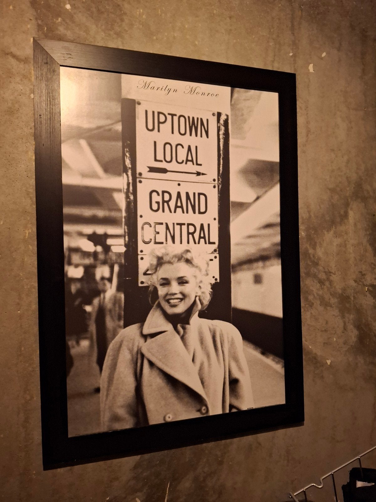 2 ingelijste posters: Marilyn Monroe en James Dean, Verzamelen, Ophalen, Rechthoekig Staand, Met lijst, Deurposter of groter