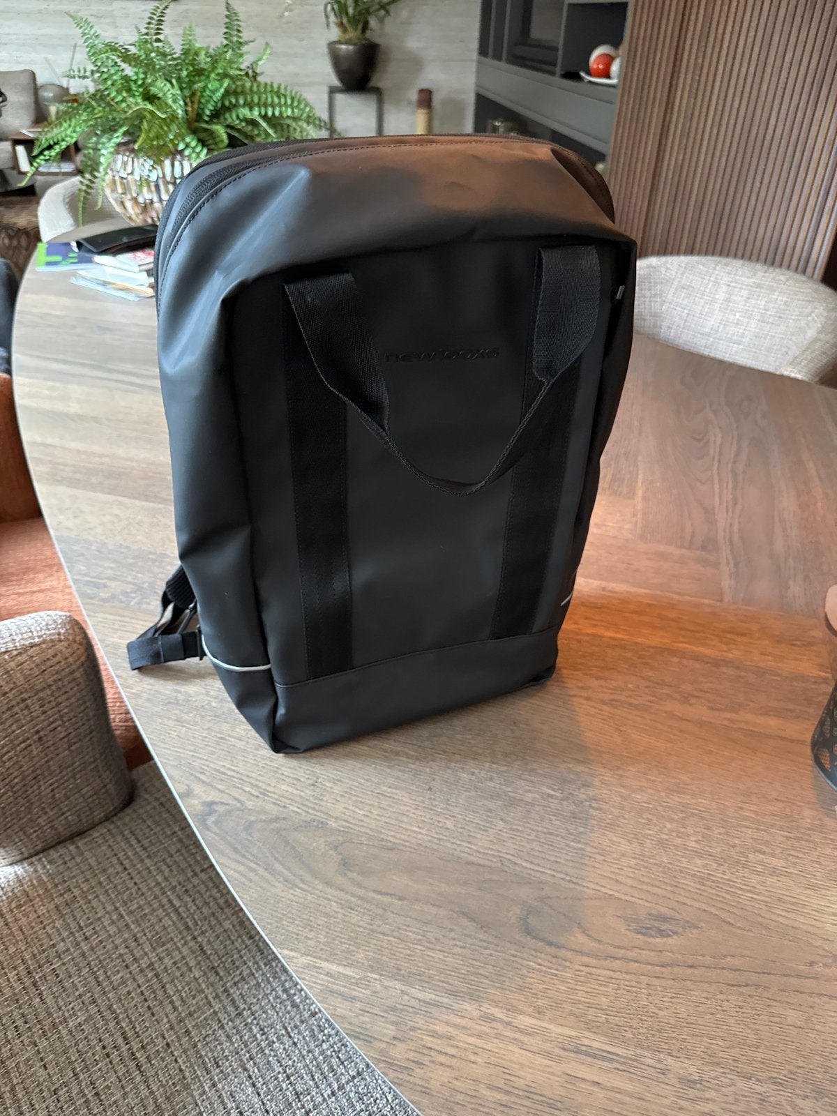 Zwarte waterdichte rugzak met fietshaken Newlooxs, 25 tot 40 cm, Ophalen of Verzenden, Zo goed als nieuw, Waterdicht