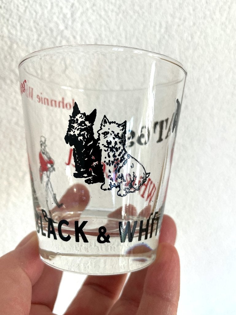 2 Whisky glazen Johnnie Walker Black and White dogs, Ophalen of Verzenden, Zo goed als nieuw, Consumercare.GB@diageo.com, Johnnie Walker (Diageo plc)