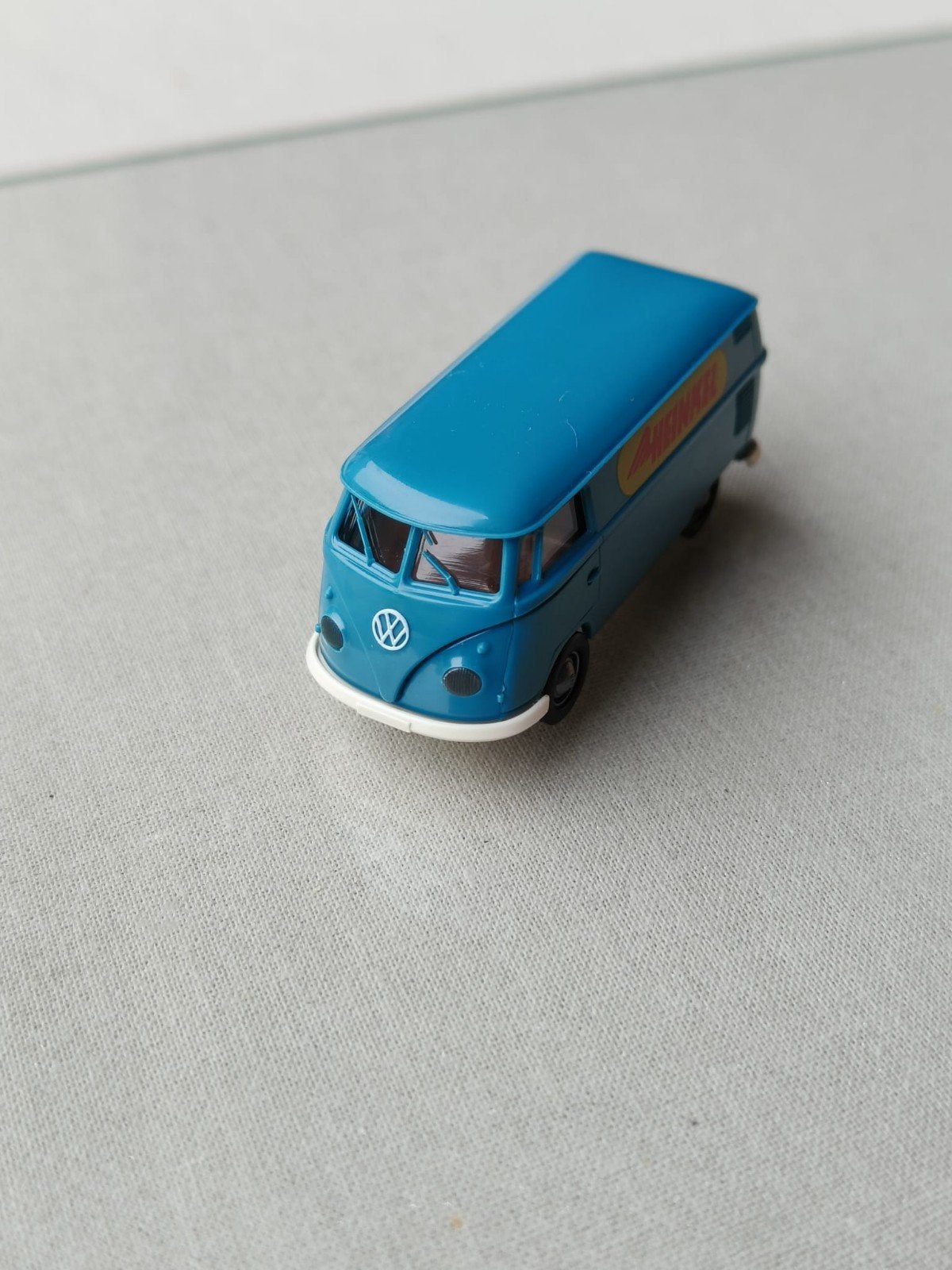 Volkswagen T1 Bus Modelauto - Blauw met 'Heinkel' Opdruk, Overige merken, 1:50 of kleiner, Auto, Ophalen of Verzenden