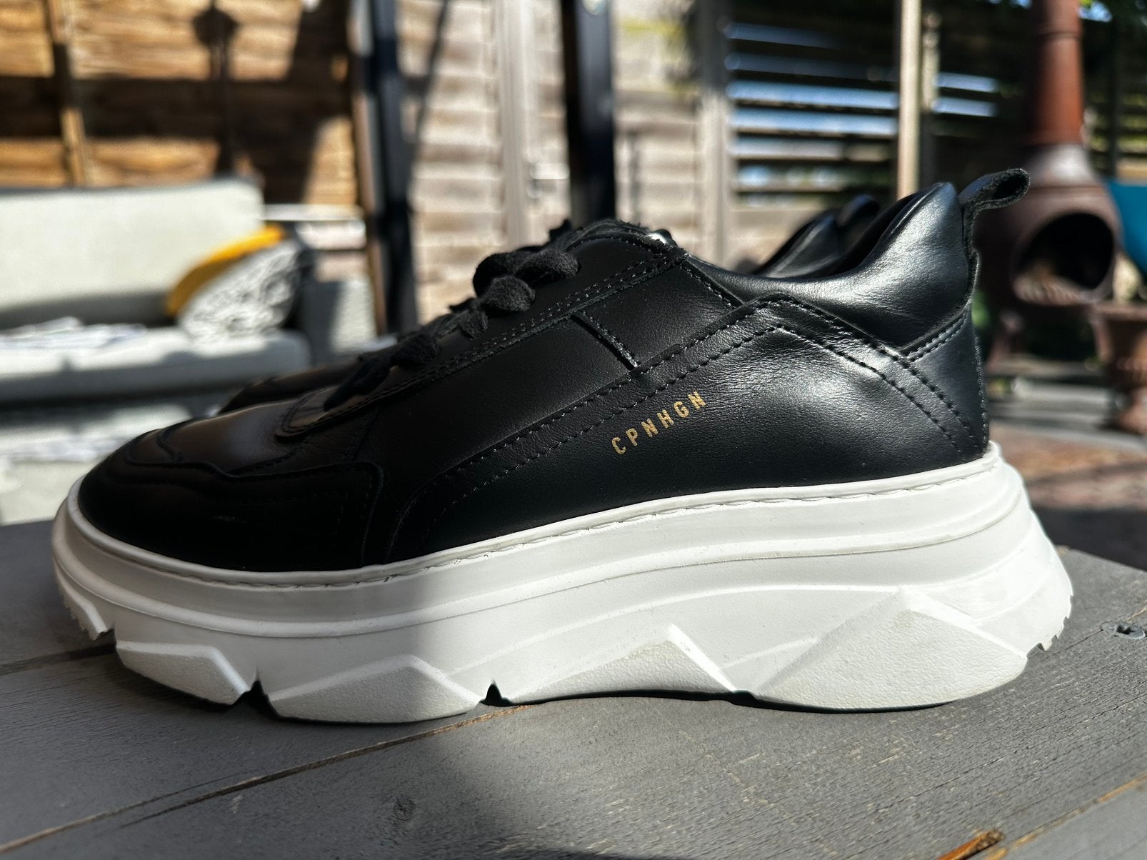 Copenhagen zwarte sneakers met witte zool - Maat 38, Kleding | Dames, Schoenen, Ophalen of Verzenden, Zo goed als nieuw, Zwart