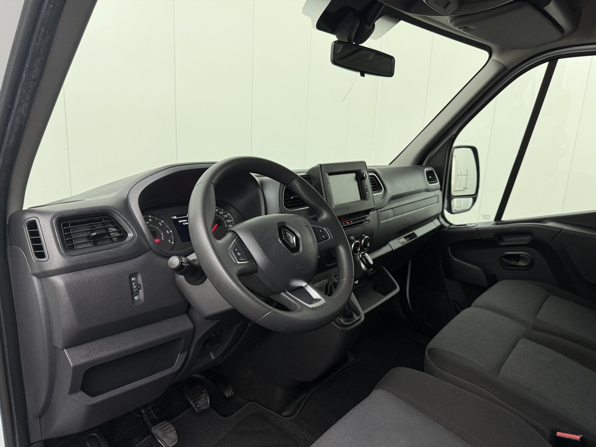 Renault Master 2.3DCi 165PK Bakwagen+Laadklep | Navigatie |, Voorwielaandrijving, Dealer onderhouden, Gebruikt, Euro 6