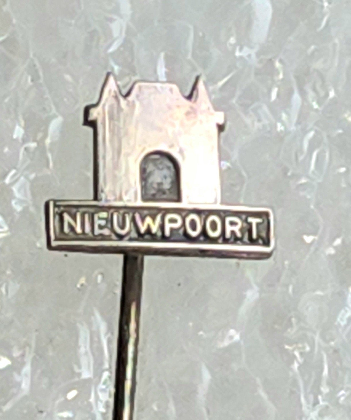 Vintage Speldje Nieuwpoort - Stad of Land, Ophalen of Verzenden, Gebruikt, Overige onderwerpen, Speldje of Pin